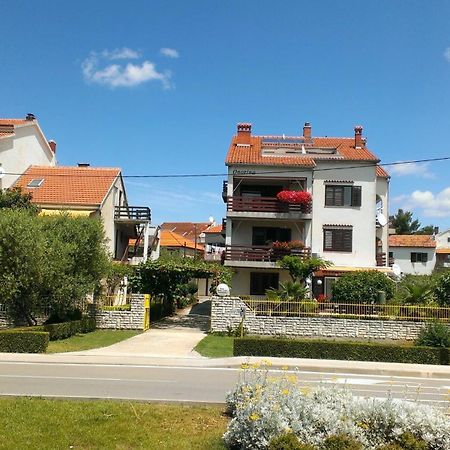 Apartments Onorina Zara Esterno foto
